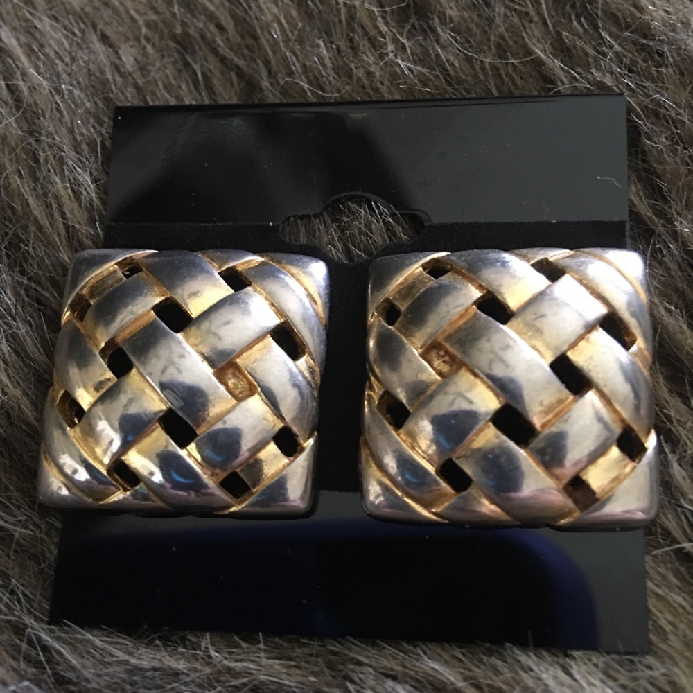 Vintage Liz Claiborne gold tone basket weave clips